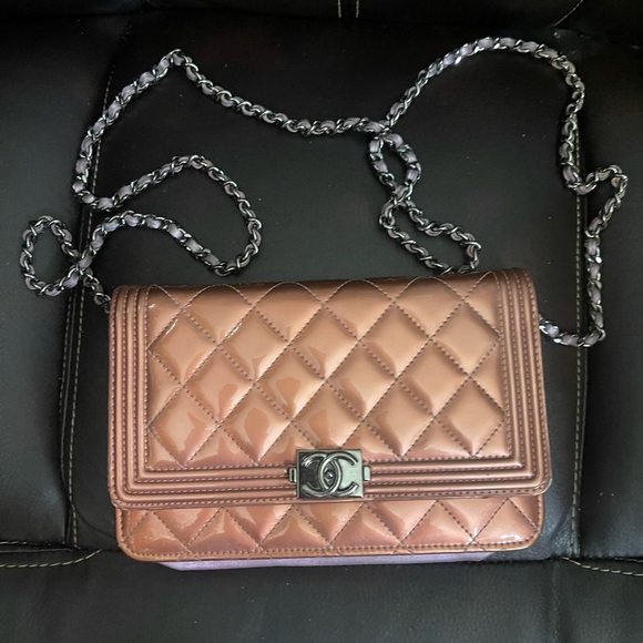 Chanel patent leather pink wallet on chain bag - Picture 2 of 11